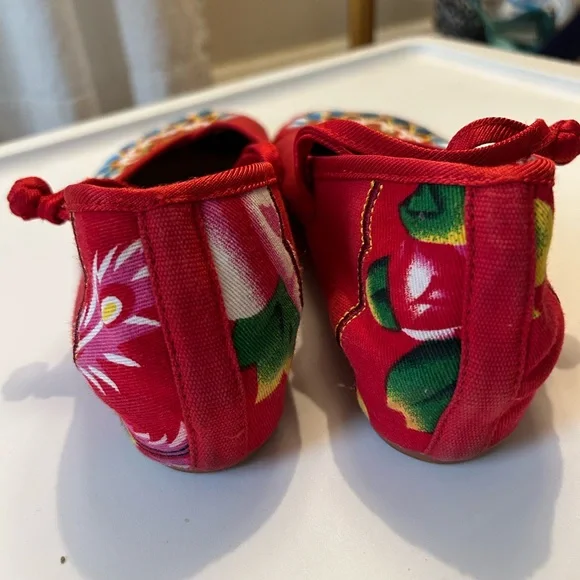 Vintage Red Chinese Wedding Flats - Picture 4 of 8